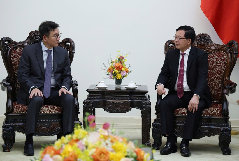 Deputy PM meets GS Energy leader, encourages renewable investment